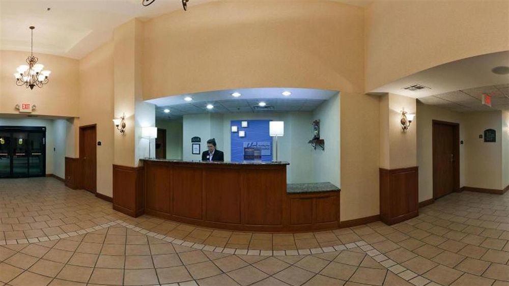 فندق وأجنحة هوليداي إن إكسبريس فينيتا Vinita المظهر الخارجي الصورة